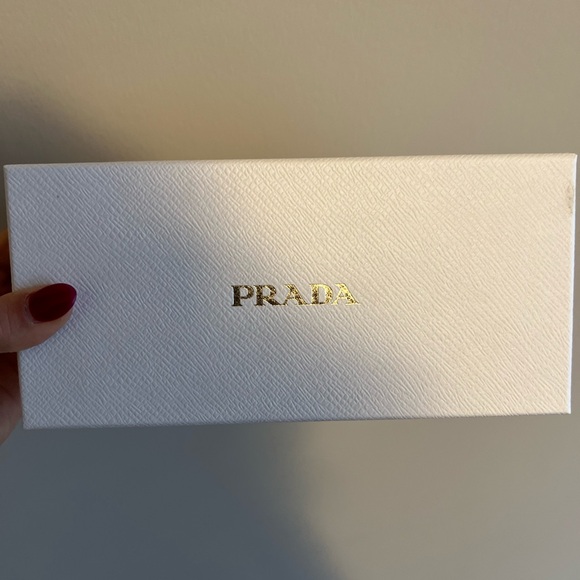 Prada runway women’s sunglasses - Picture 7 of 9